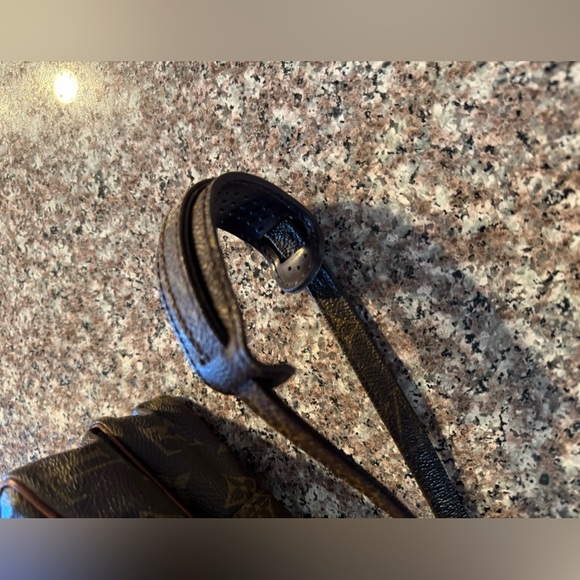 Louis Vuitton
LV Monogram Amazone
Crossbody bag - Picture 12 of 17